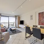 Apartment In Near Marina