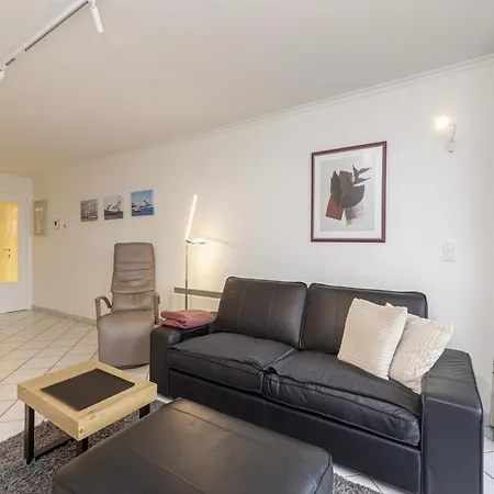 Apartment In Near Marina