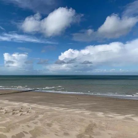 公寓 In Near Marina *